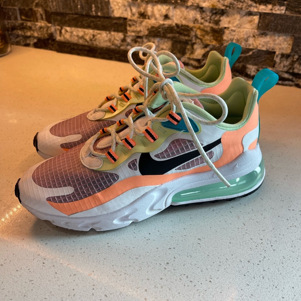 Nike Air Max 270 React “Light Arctic Pink”